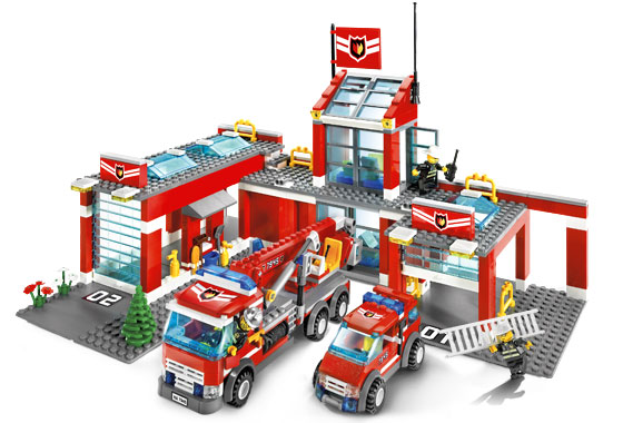 Gran Estación de Bomberos ( Lego 7945 ) imagen a