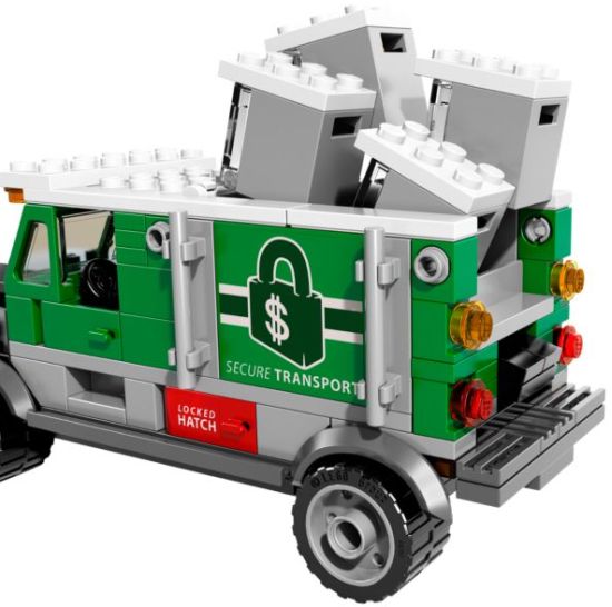 El Atraco de Doc Ock al Camión Acorazado ( Lego 76015 ) imagen b