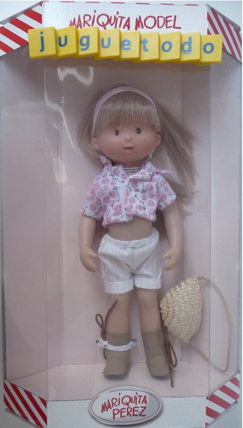 Mariquita Model Rubia blusa primavera botas altas