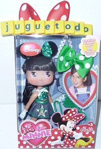 Fashion Jeans Muñeca morena vestido verde