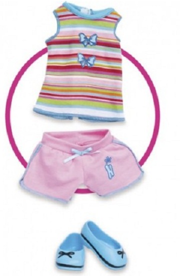Set de ropa: camiseta, short y zapatos