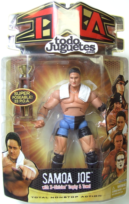Samoa Joe with X-Division Trophy and Towel Pantalón Azul Negro
