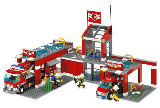 Gran Estación de Bomberos ( Lego 7945 ) imagen b