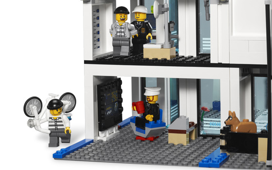 Gran Comisaría de Policía ( Lego 7498 ) imagen c