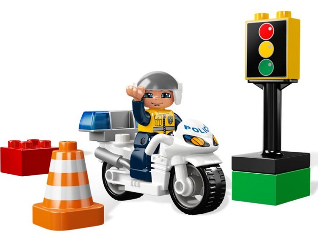 Moto de Policía ( Lego 5679 ) imagen a