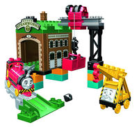 Trajabando duro en Sodor Steamworks