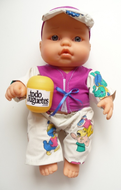 Niño conjunto morado
