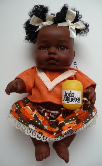 Niña negrita conjunto naranja modelo B