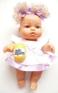 Niña vestido blanco y malva