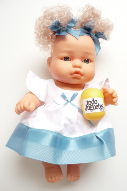 Niña vestido blanco y azul