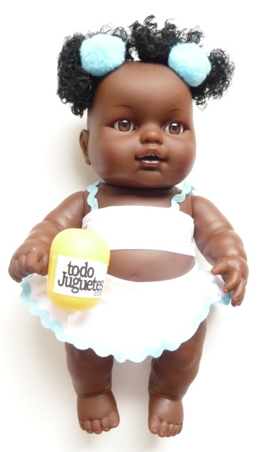Niña negrita pompón azul modelo A