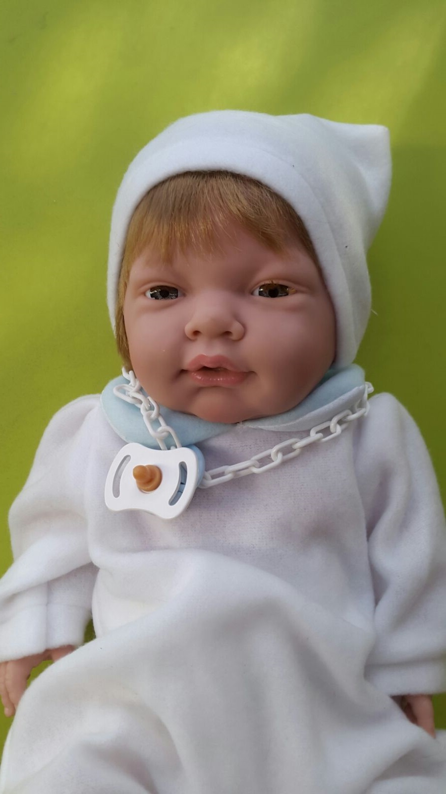 Bebito VINILO rubio pijama blanco ( Nines dOnil 73010D ) imagen b