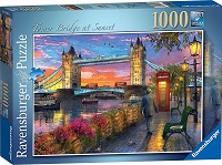 1000 Tower Bridge al atardecer