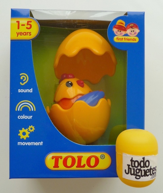 Pollito saliendo del cascarón
